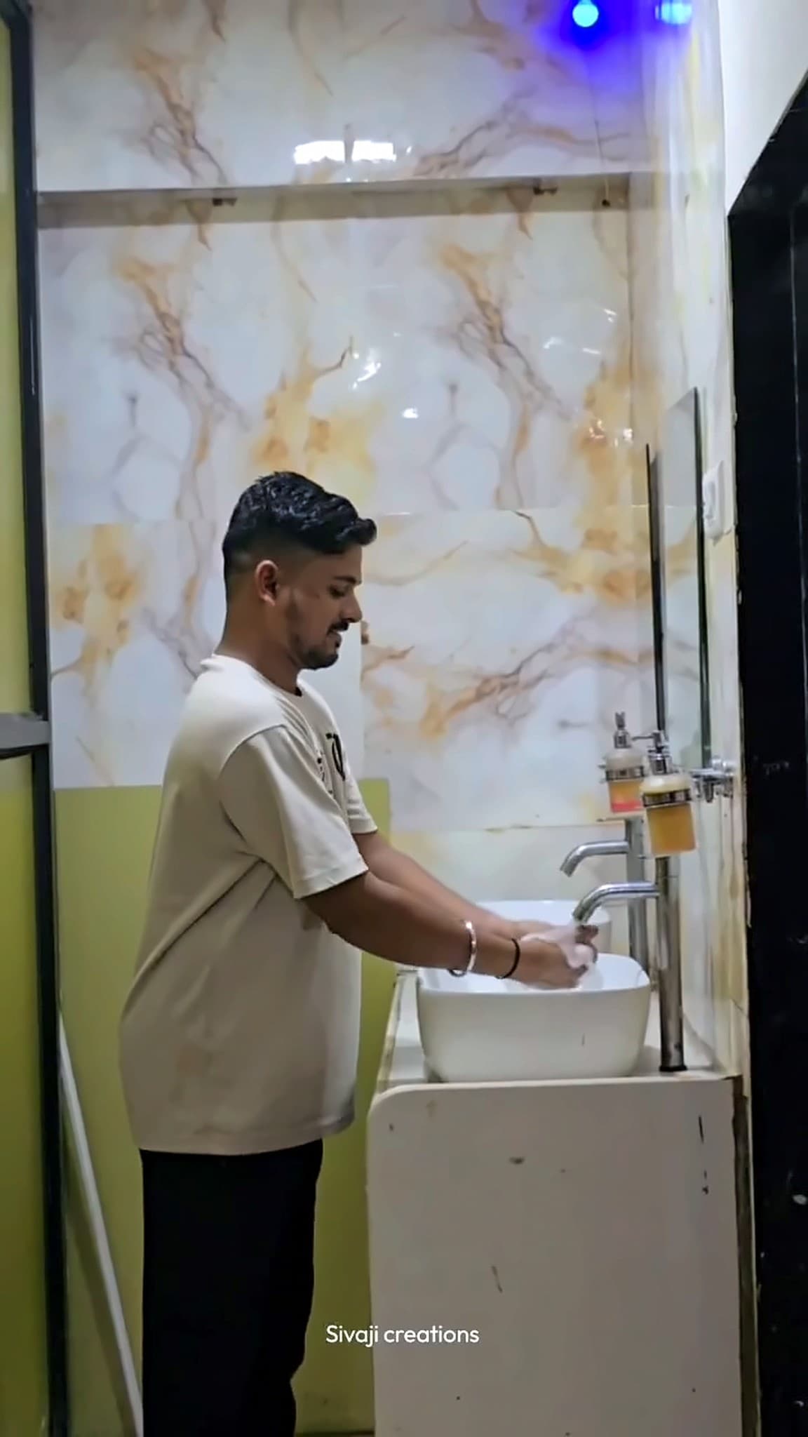 Clean wash basin area at SNOOZ